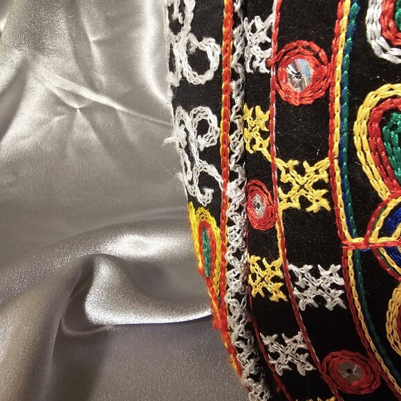 Rajasthan Embroidery Style Elephant Tote - Picture 4 of 6